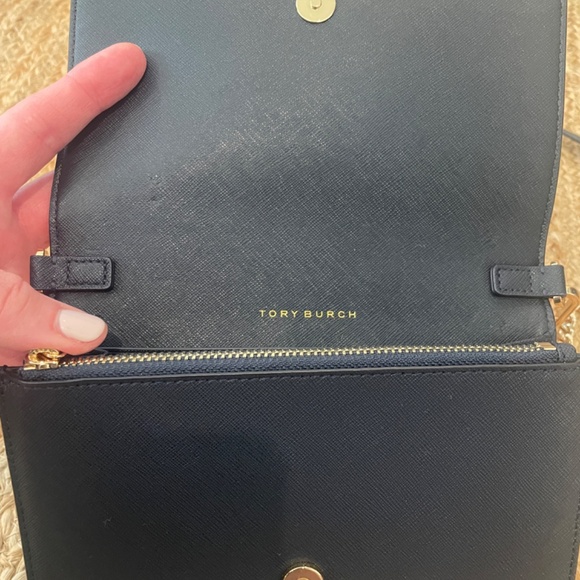 TORY BURCH *NWOT* Emerson Chain Wallet Crossbody Bag in Navy with gold hardware - Picture 5 of 13